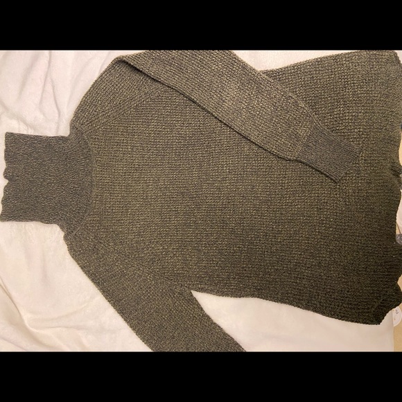 Army green turtle neck knit sweater - Picture 1 of 4